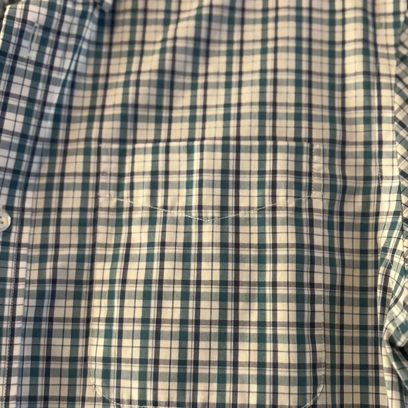 Eddie Bauer Button Down Mens Size M Blue and White Wrinkle Resistant Relaxed - Picture 5 of 6